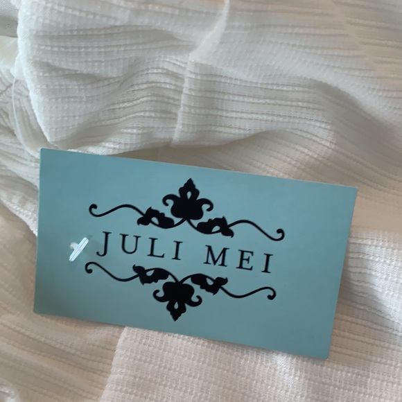 Selling this dress from Juli Mei. Never worn! - Picture 4 of 4